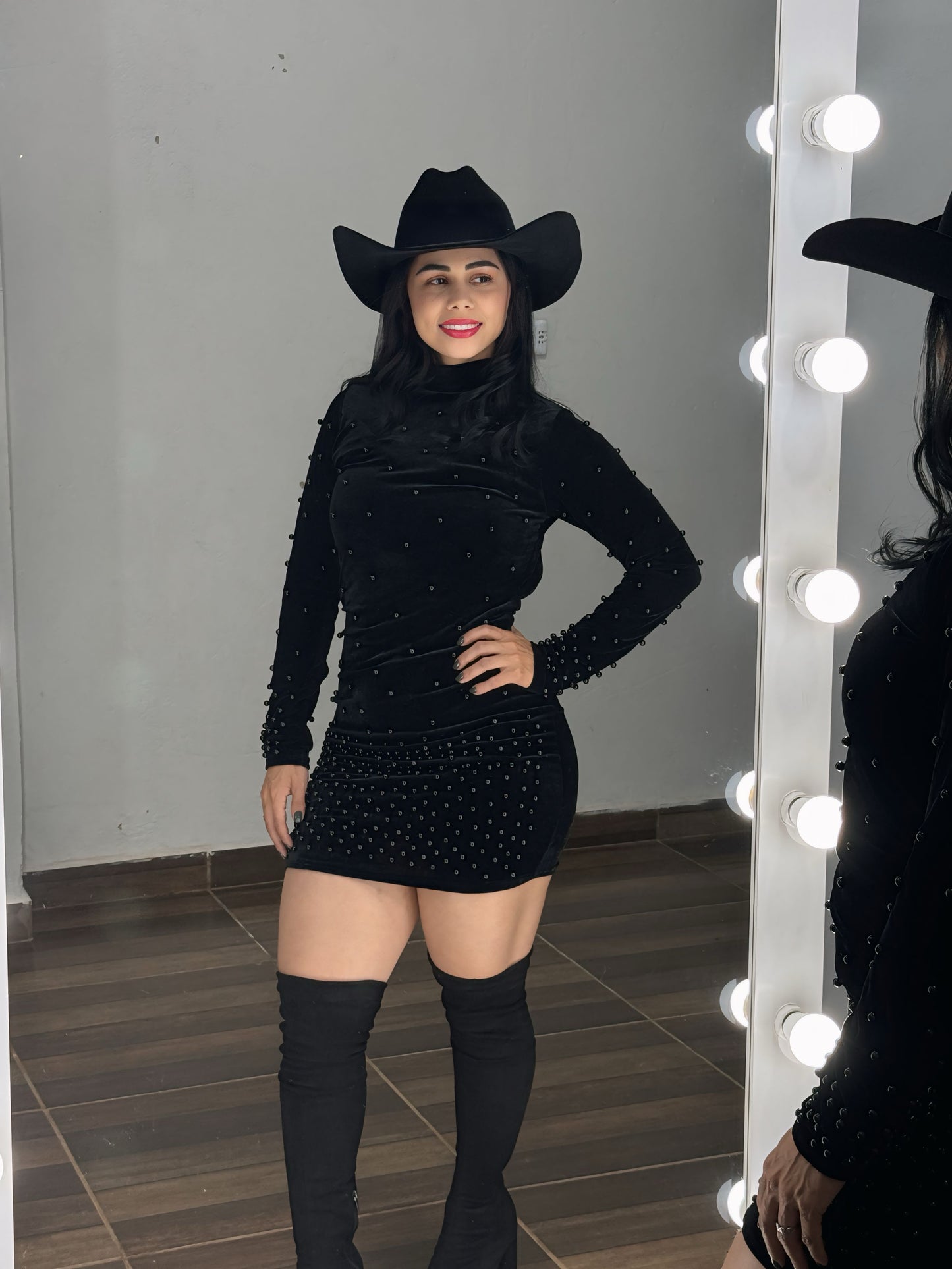 Vestido veludo com pérolas