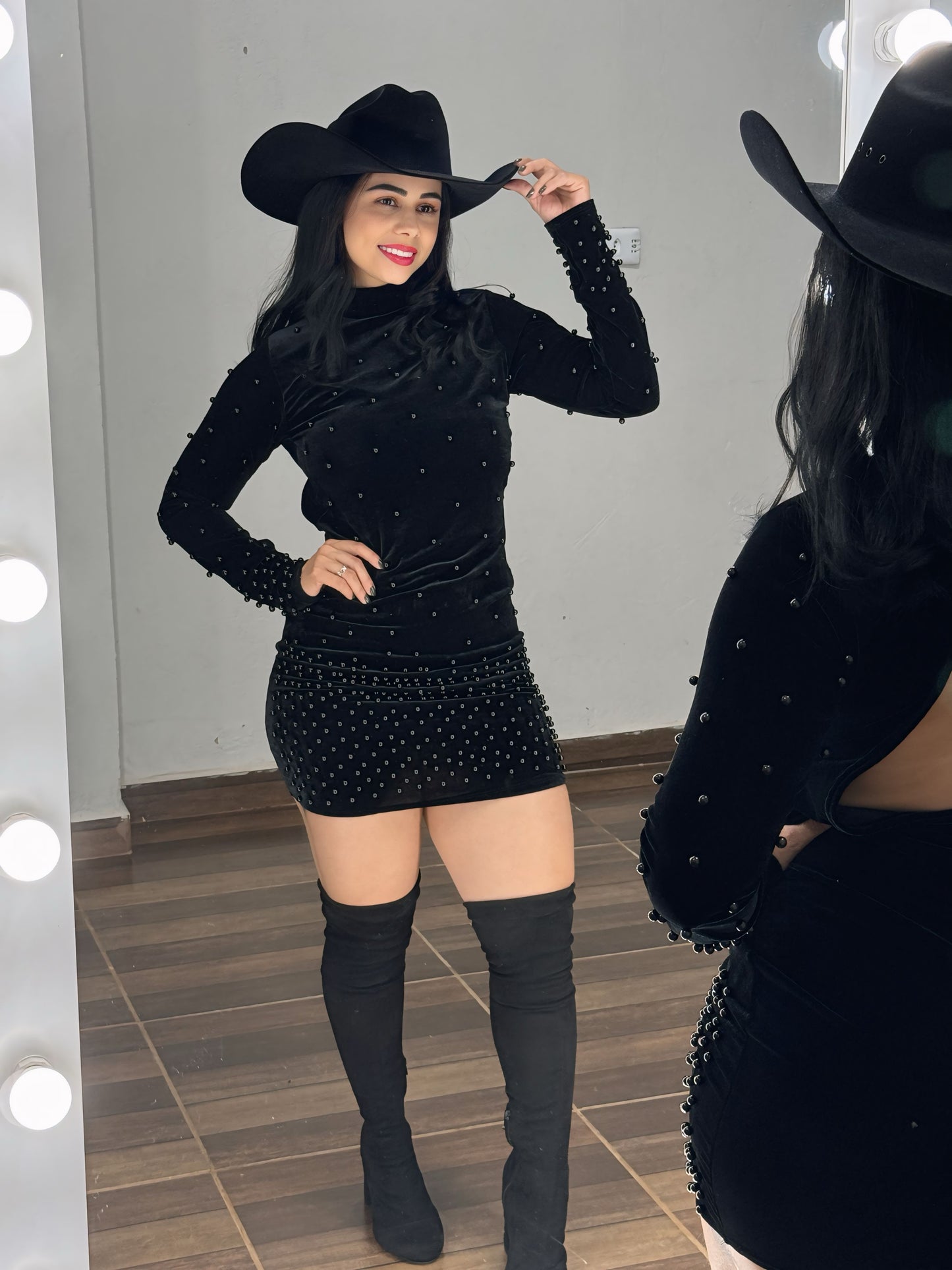 Vestido veludo com pérolas