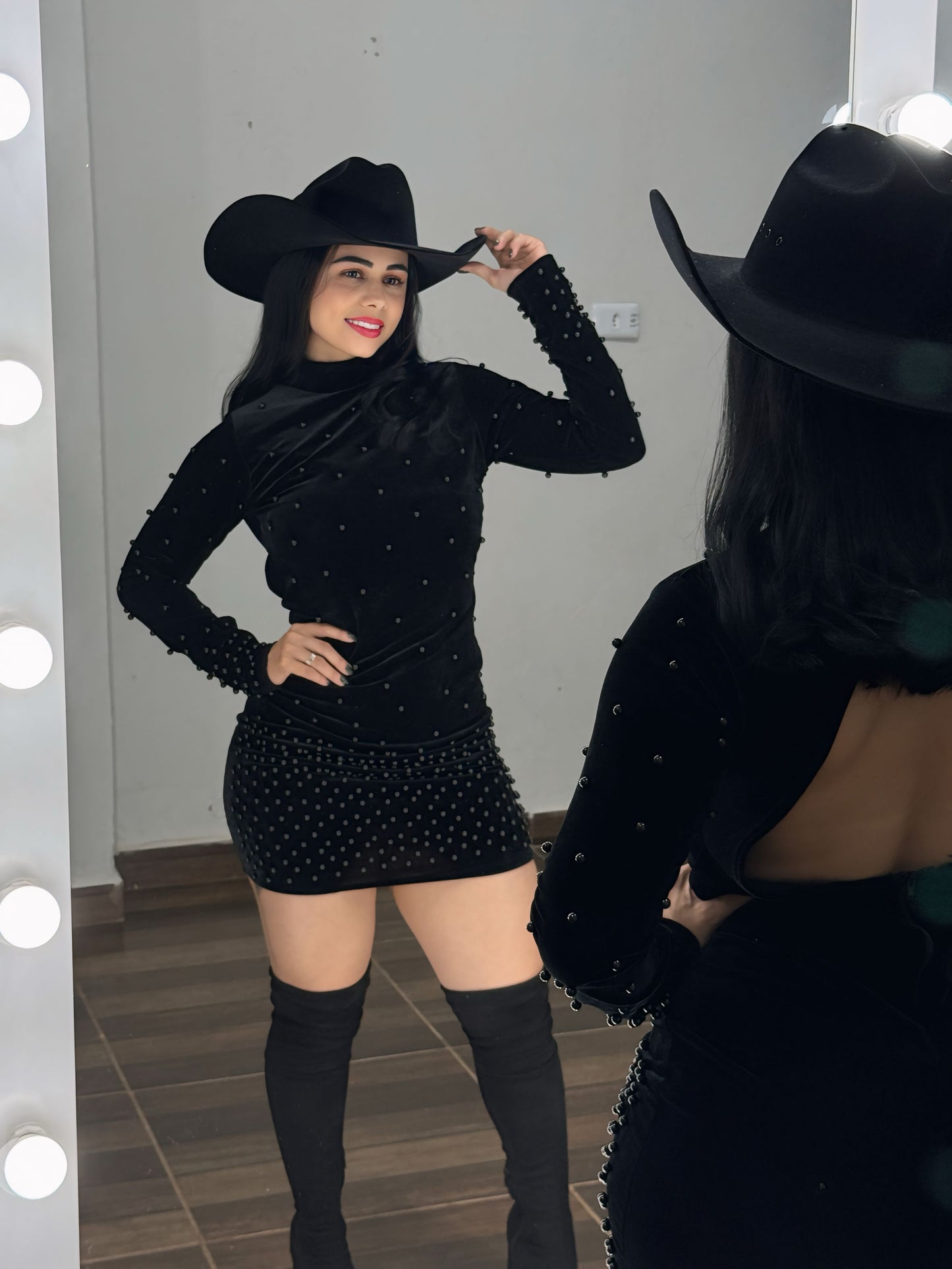 Vestido veludo com pérolas