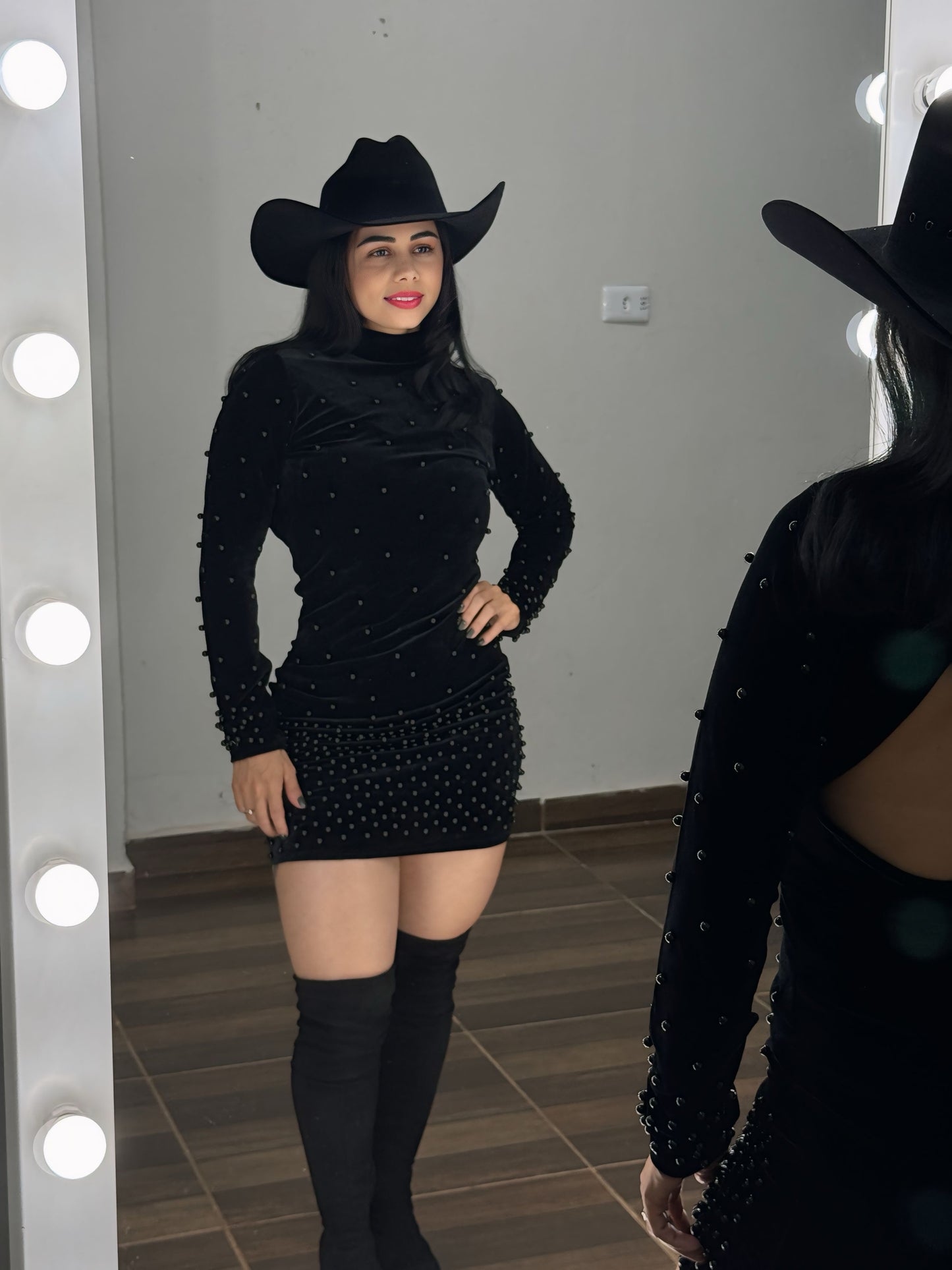 Vestido veludo com pérolas