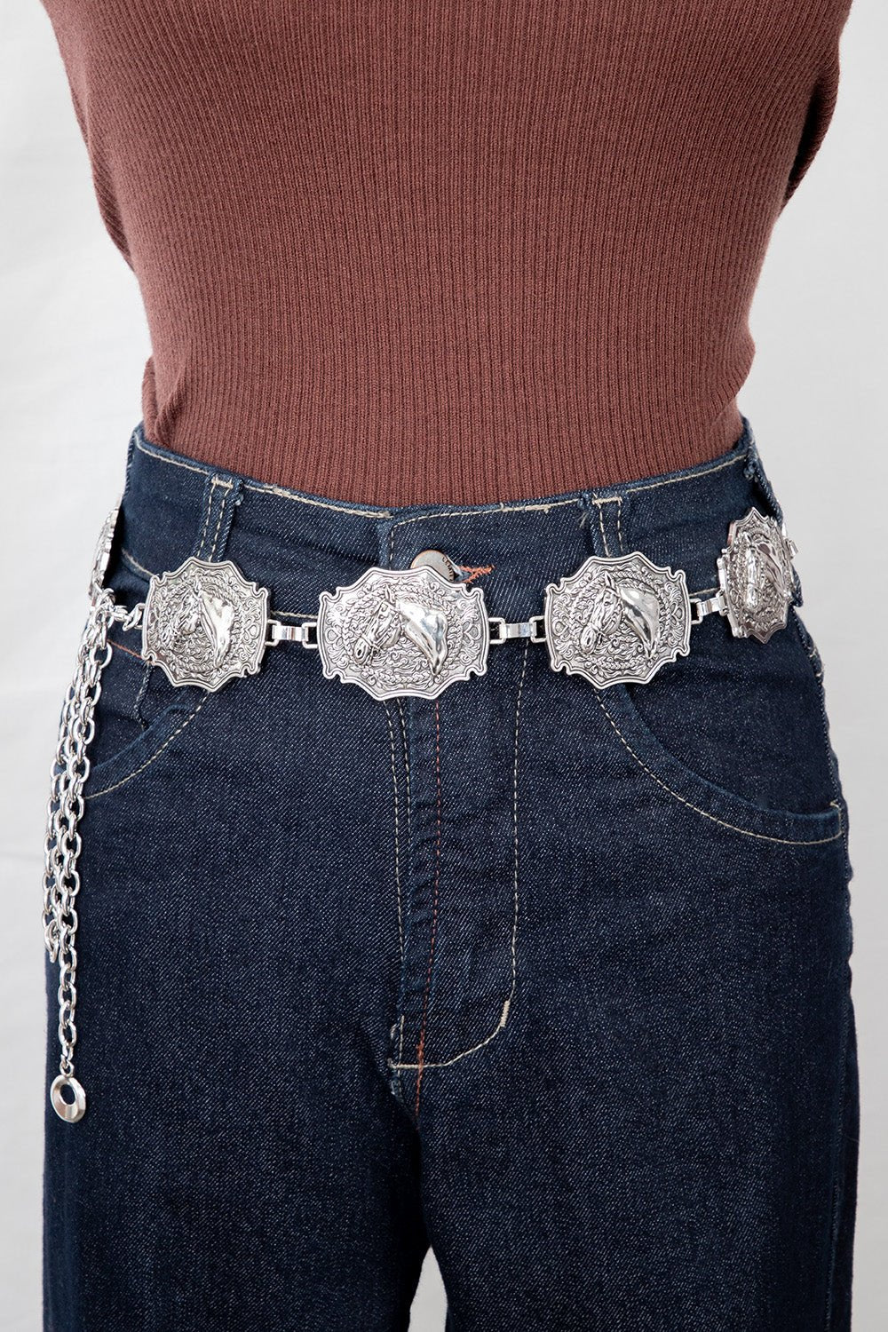 Cinto Metal Cavalo no Corpo - Look de Cintura Marcada