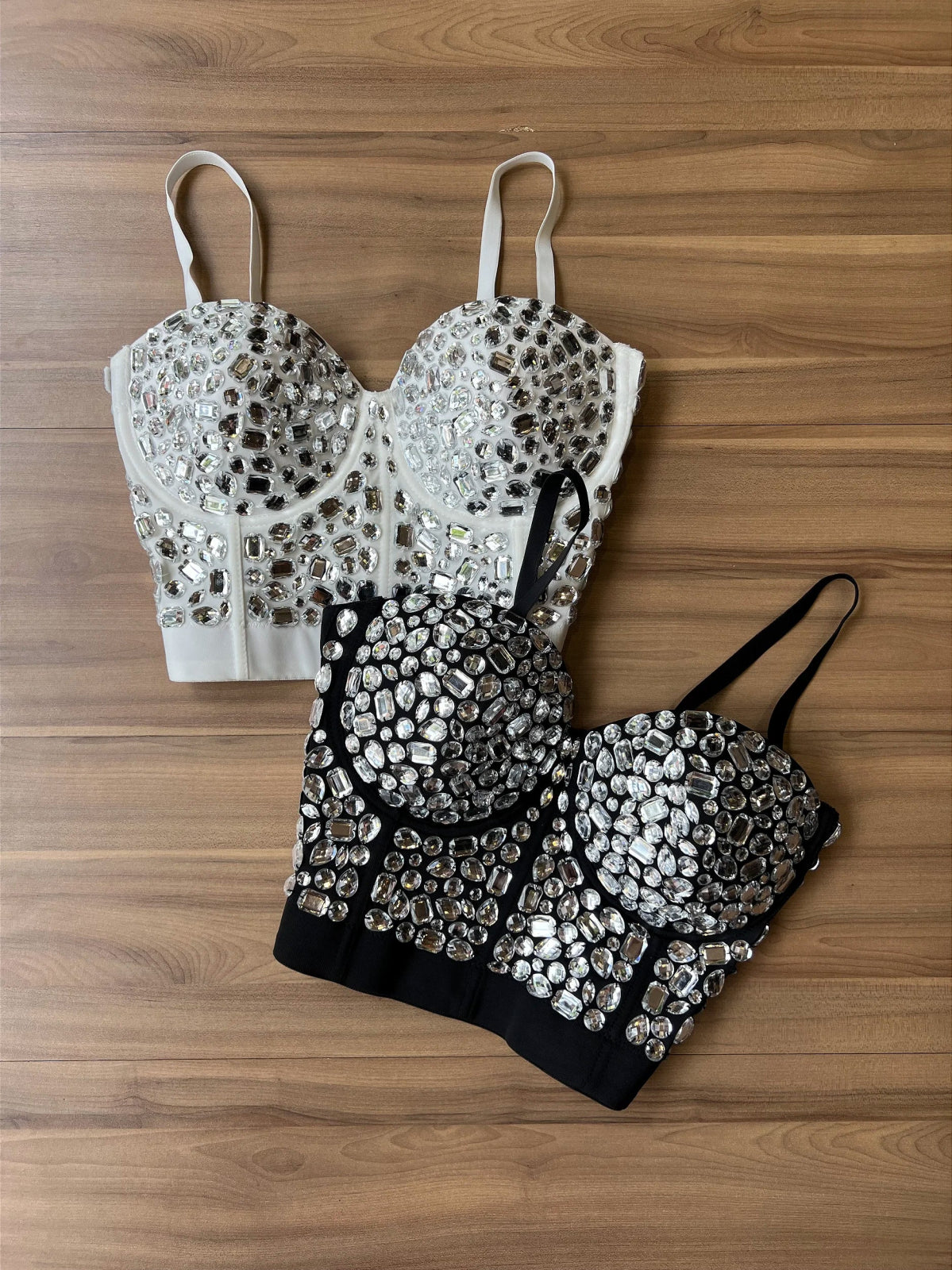 CROPPED PEDRARIAS IMPORTADO LUXO - BRANCO E PRETO - Preciosa by Catiuse Daniela