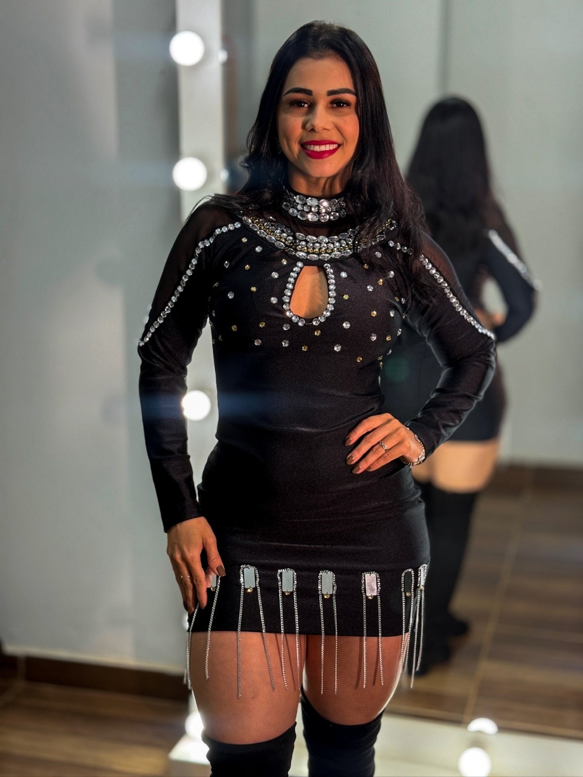 Vestido Balada com brilho e pedraria Lorena • Ousadia e Poder em Cada Brilho ✨ - Preciosa by Catiuse Daniela