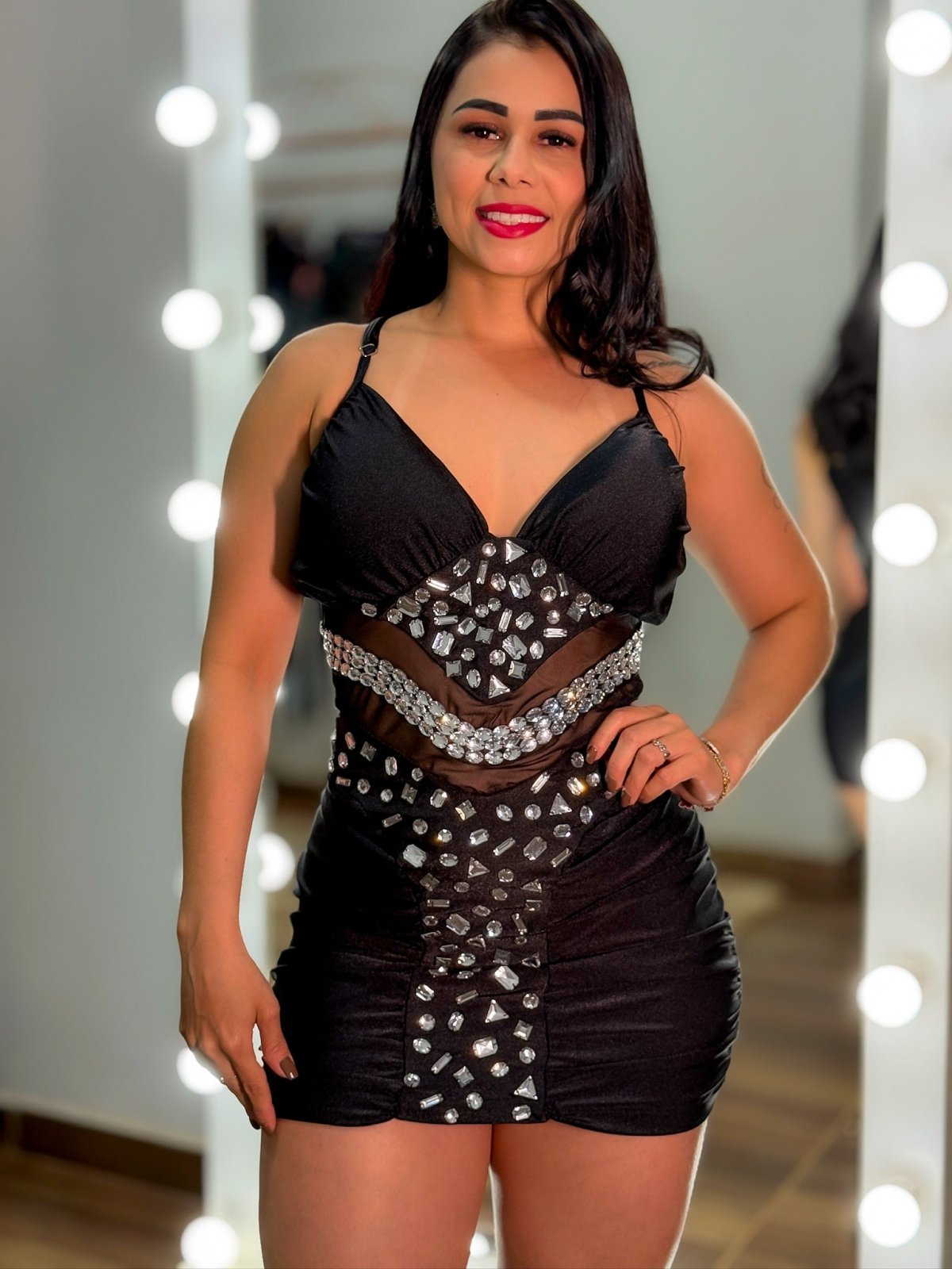 Vestido Bella Lux – Com Pedrarias e Recortes de Luxo - Preciosa by Catiuse Daniela