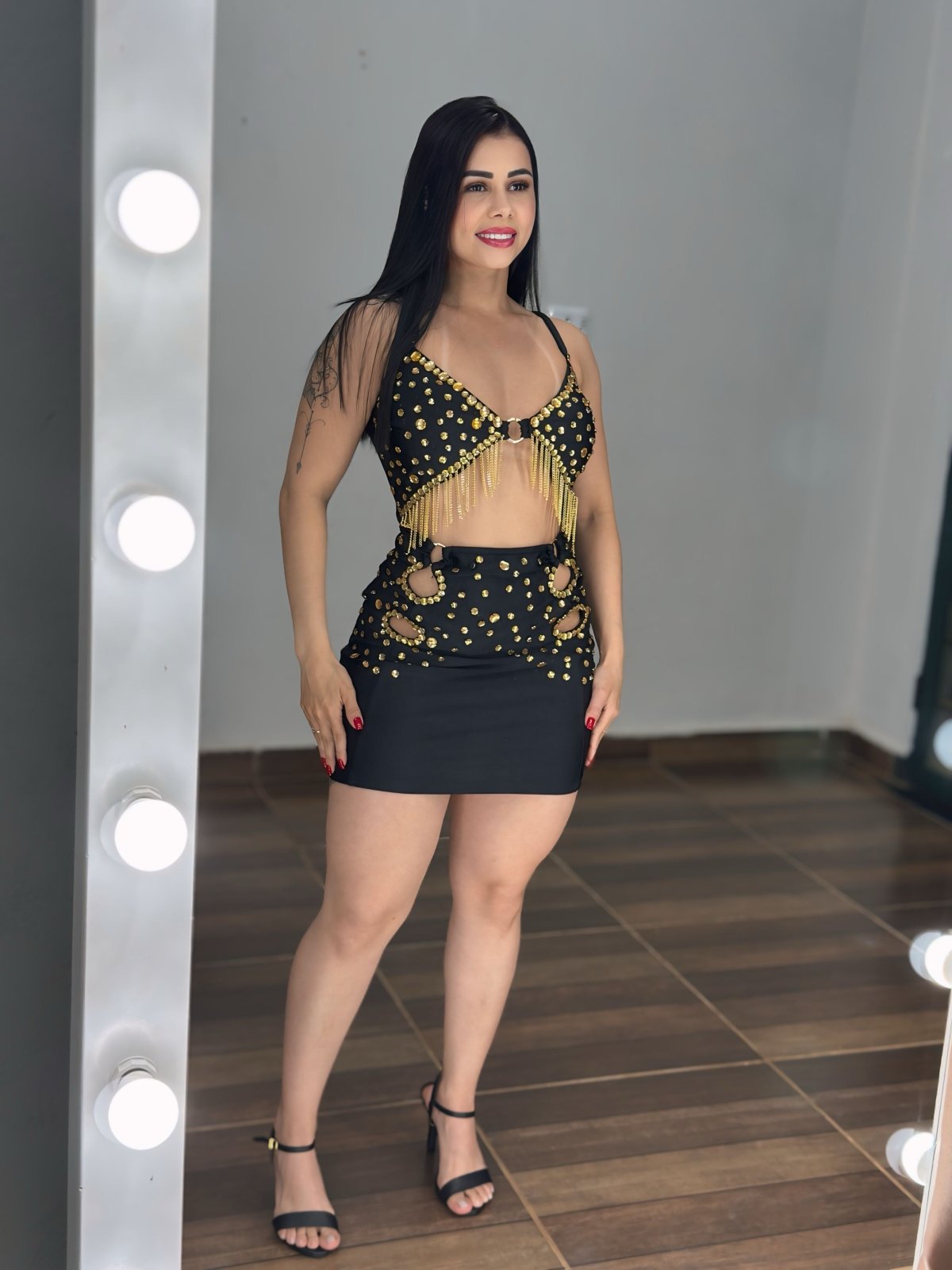 Vestido Curto com Brilho e Recortes Ingrid - Preciosa by Catiuse Daniela