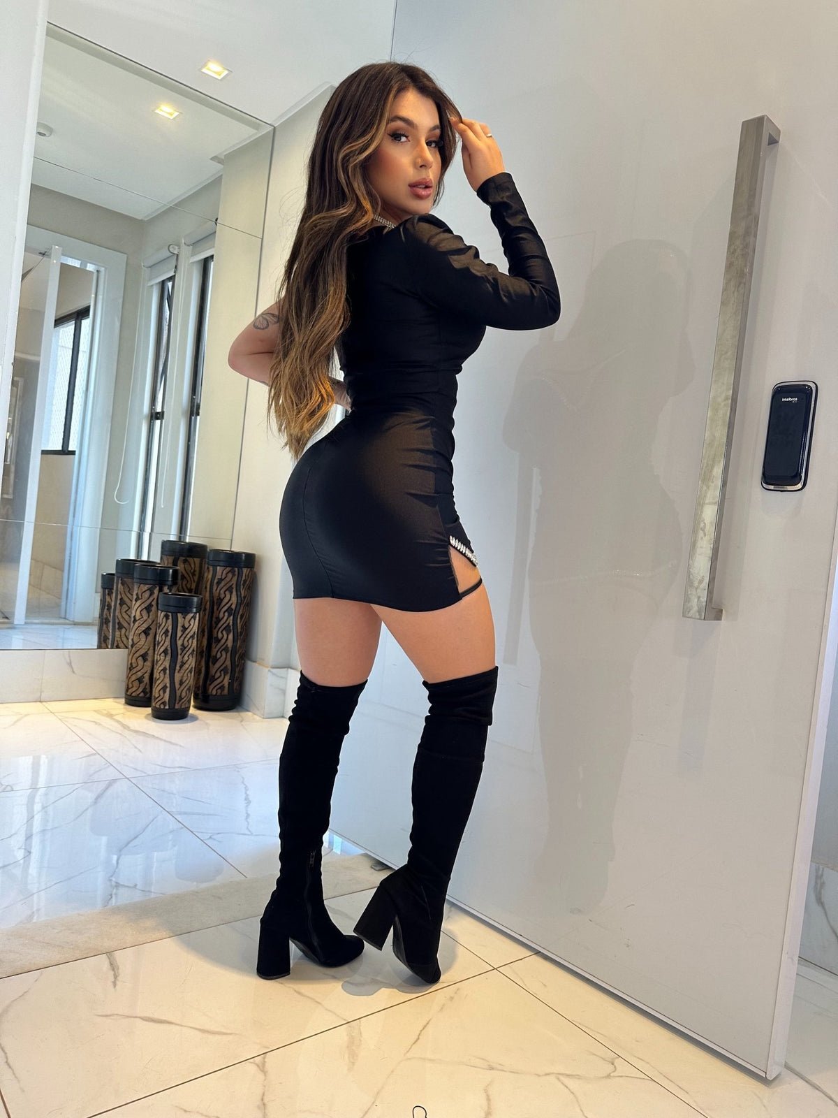Vestido curto com brilho e strass Isla ❤️ - Preciosa by Catiuse Daniela