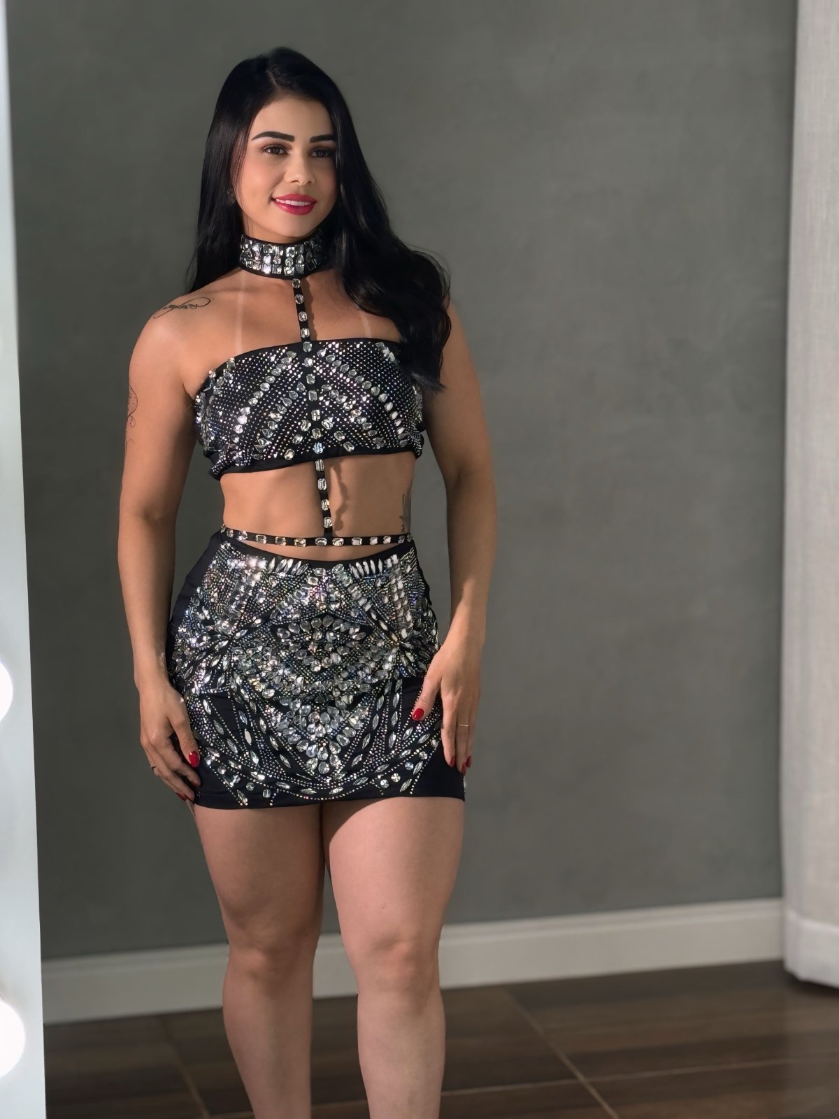 VESTIDO CURTO COM BRILHO TAIS - COLEÇÃO FESTAS - Preciosa by Catiuse Daniela