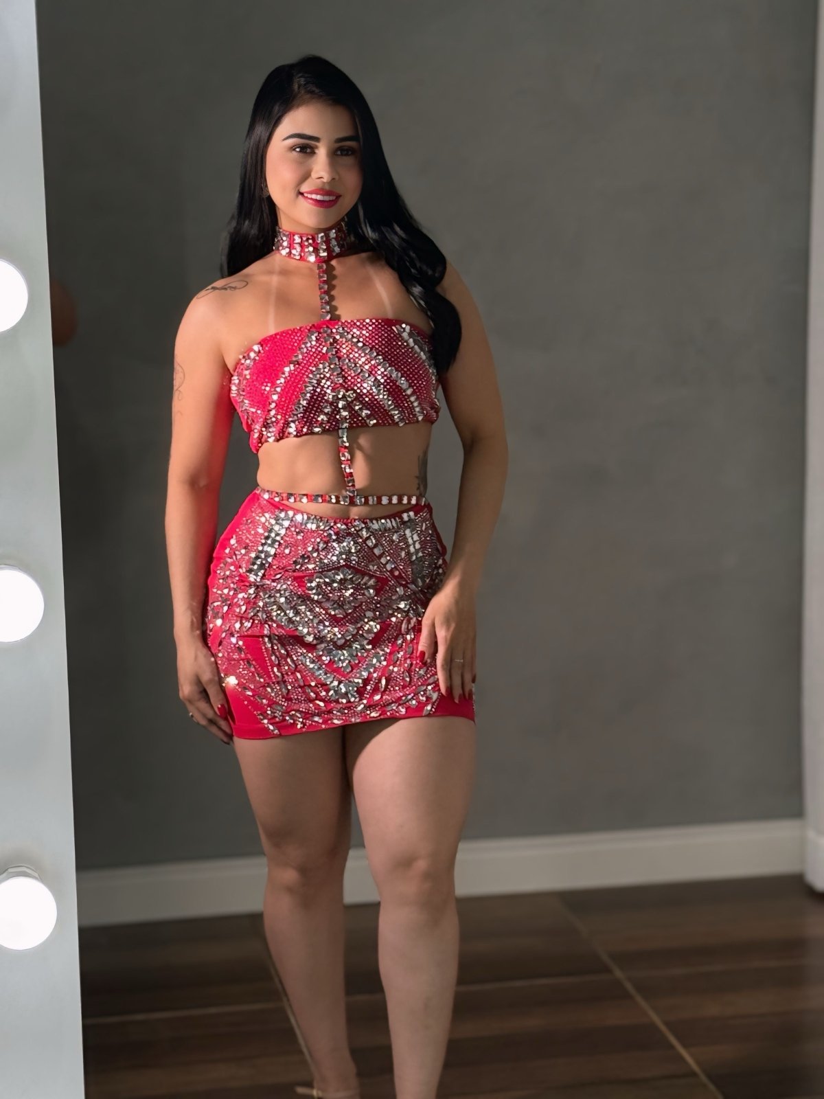 VESTIDO CURTO COM BRILHO TAIS - COLEÇÃO FESTAS - Preciosa by Catiuse Daniela