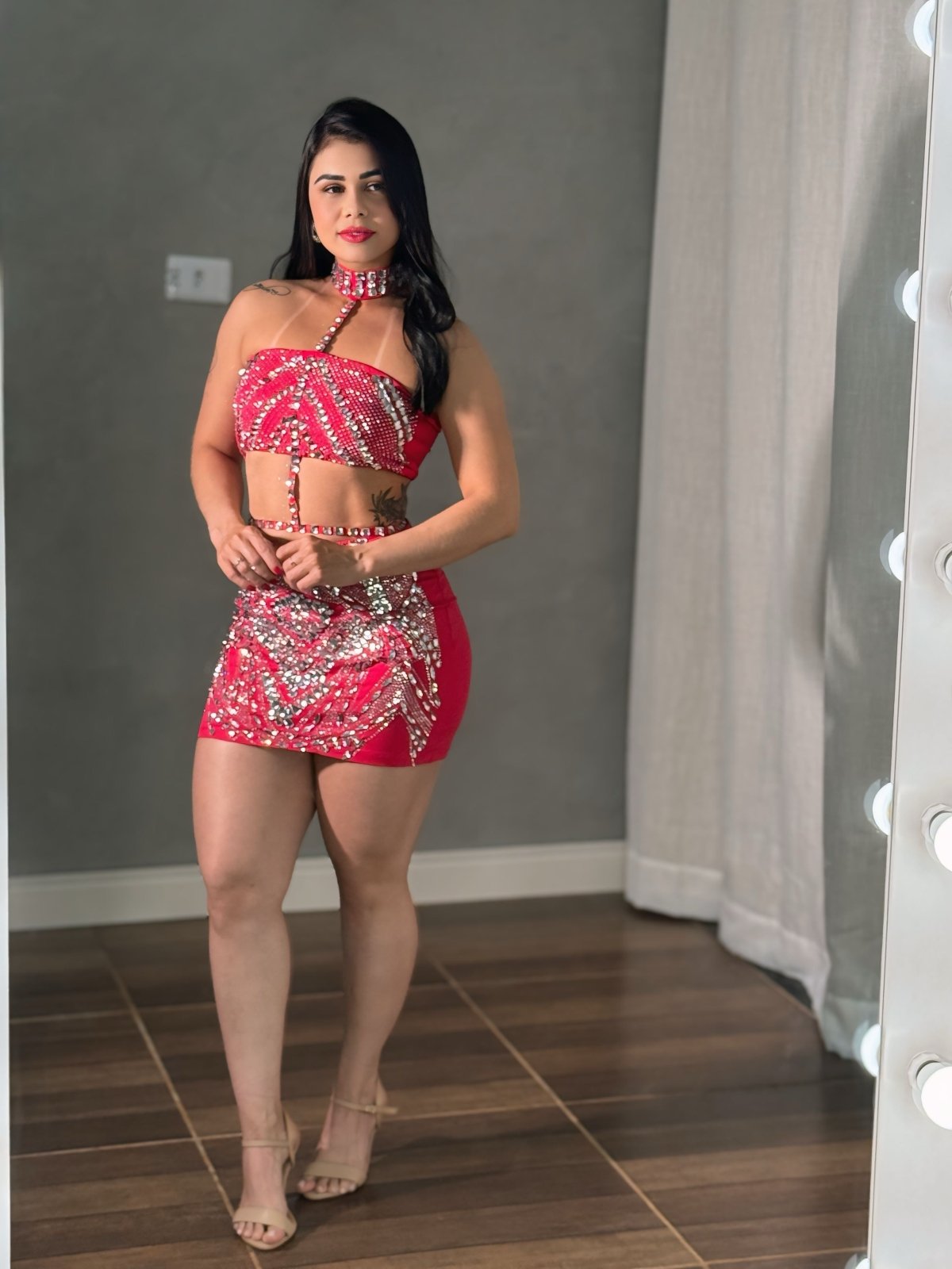 VESTIDO CURTO COM BRILHO TAIS - COLEÇÃO FESTAS - Preciosa by Catiuse Daniela