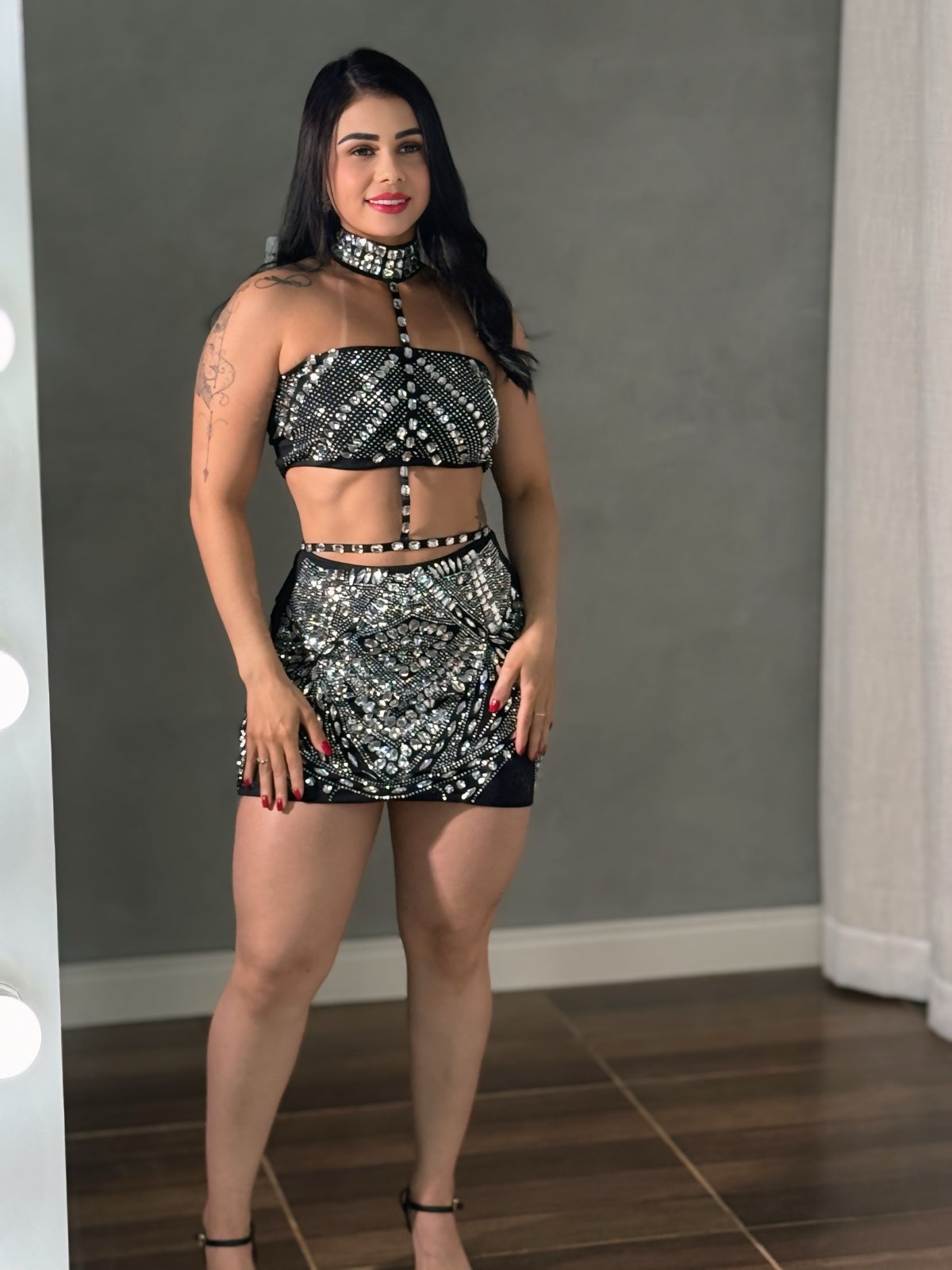 VESTIDO CURTO COM BRILHO TAIS - COLEÇÃO FESTAS - Preciosa by Catiuse Daniela