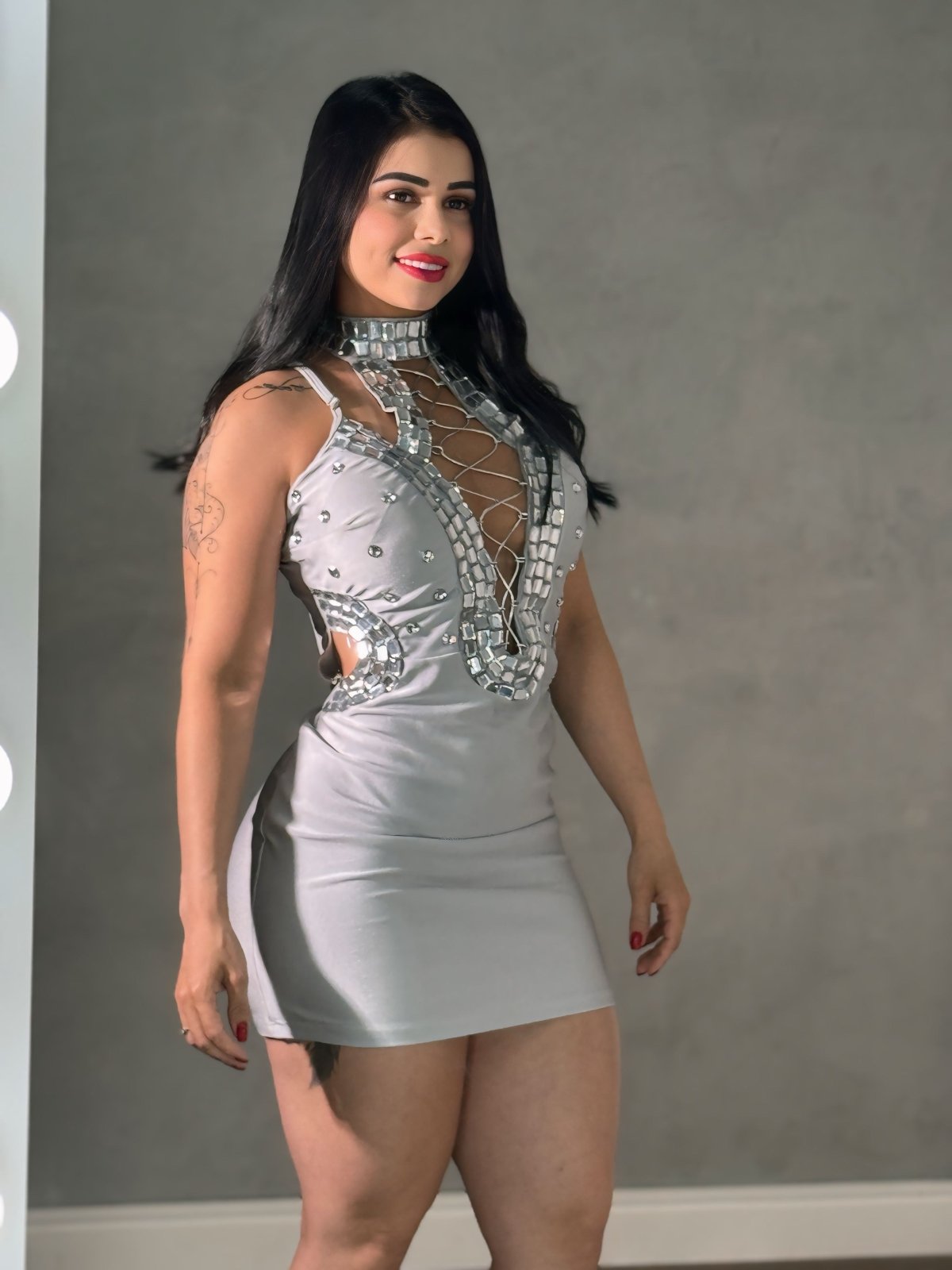 Vestido Curto de Balada com Brilho e Pedrarias Patrícia - Preciosa by Catiuse Daniela