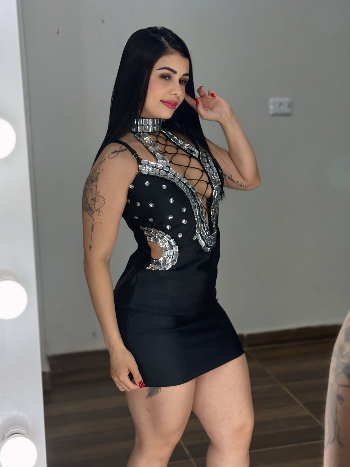 Vestido Curto de Balada com Brilho e Pedrarias Patrícia - Preciosa by Catiuse Daniela
