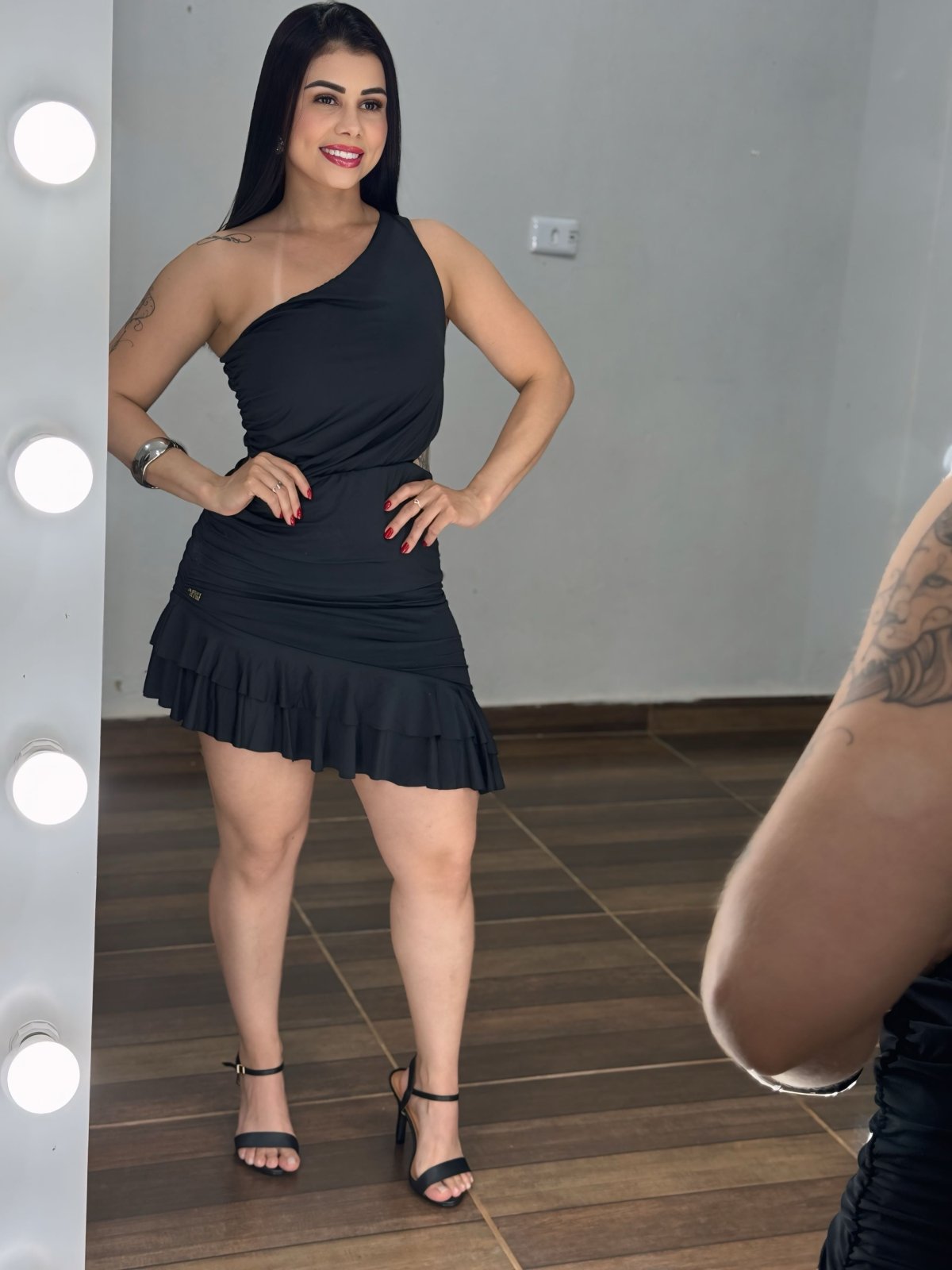 Vestido Macaquinho Camily: A Peça Perfeita para Festas de Fim de Ano - PAULA MELLO - Preciosa by Catiuse Daniela