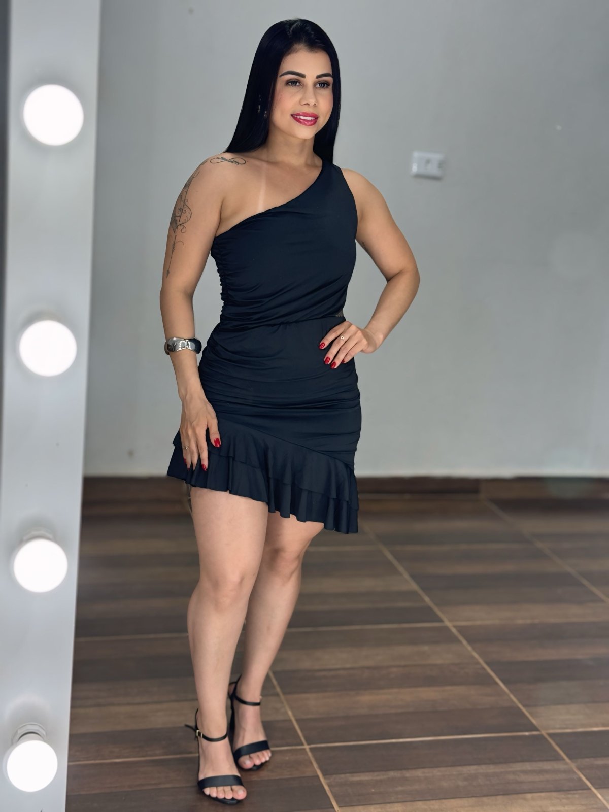 Vestido Macaquinho Camily: A Peça Perfeita para Festas de Fim de Ano - PAULA MELLO - Preciosa by Catiuse Daniela