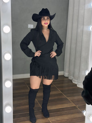 Vestido Western Blazer Luxo | Suede Premium com Decote Transpassado e Franjas
