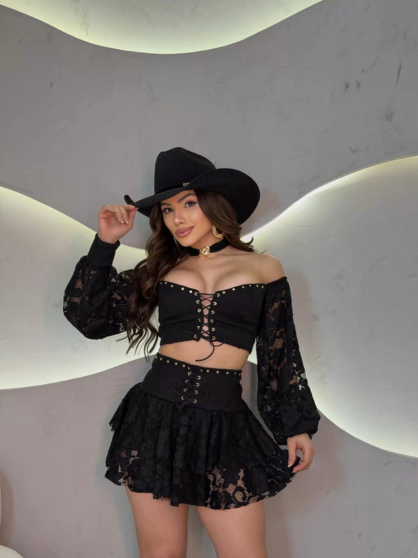 Pre venda envio 16-06 terça feira Conjunto Western Luxo | Cropped com Bojo e Short Saia em Suede Premium com Renda
