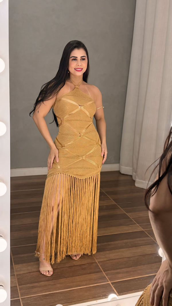 Vestido Longo Luxo em Tricô de Fio Rayon | Decote Frente Única sem Bojo, Costas Trançadas com Amarração, Short Interno e Franjas Longas