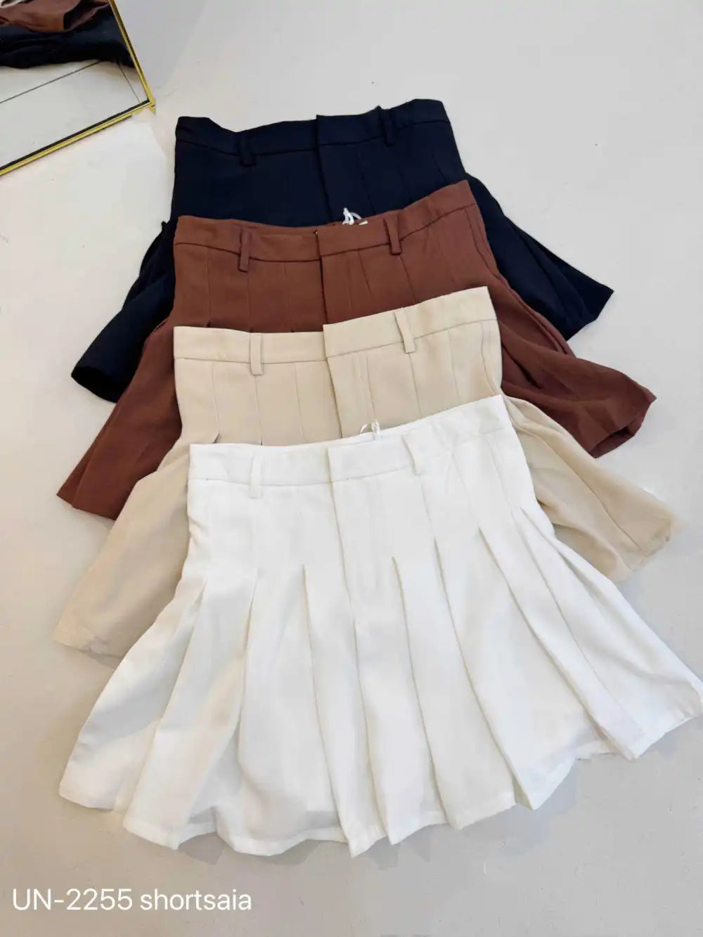 Short Saia Alfaiataria | Detalhe em Pregas e Cós Alto Estruturado