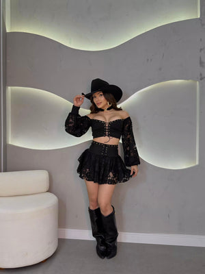 Pre venda envio 16-06 terça feira Conjunto Western Luxo | Cropped com Bojo e Short Saia em Suede Premium com Renda
