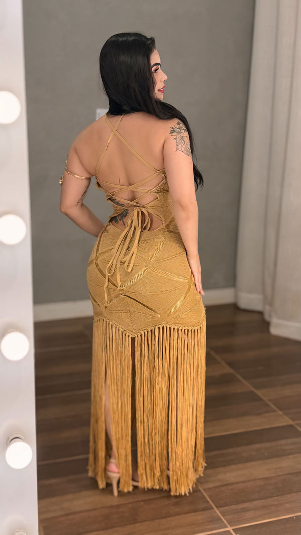 Vestido Longo Luxo em Tricô de Fio Rayon | Decote Frente Única sem Bojo, Costas Trançadas com Amarração, Short Interno e Franjas Longas