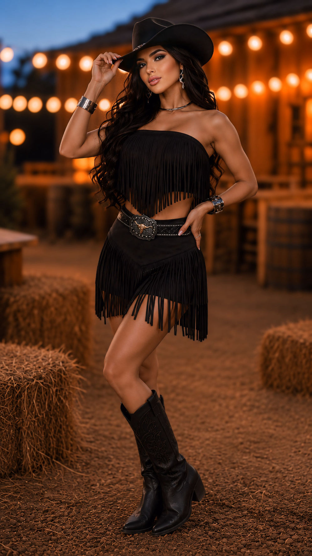 Conjunto Western Suede Preto | Cropped Tomara que Caia com Franjas e Short Cós Alto com Zíper Posterior