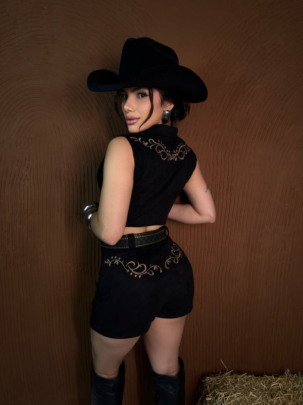 Conjunto Castela Suede Premium Preto | Cropped Regata com Botões e Short Cós Alto com Bordados Ocidentais - Preciosa by Catiuse Daniela