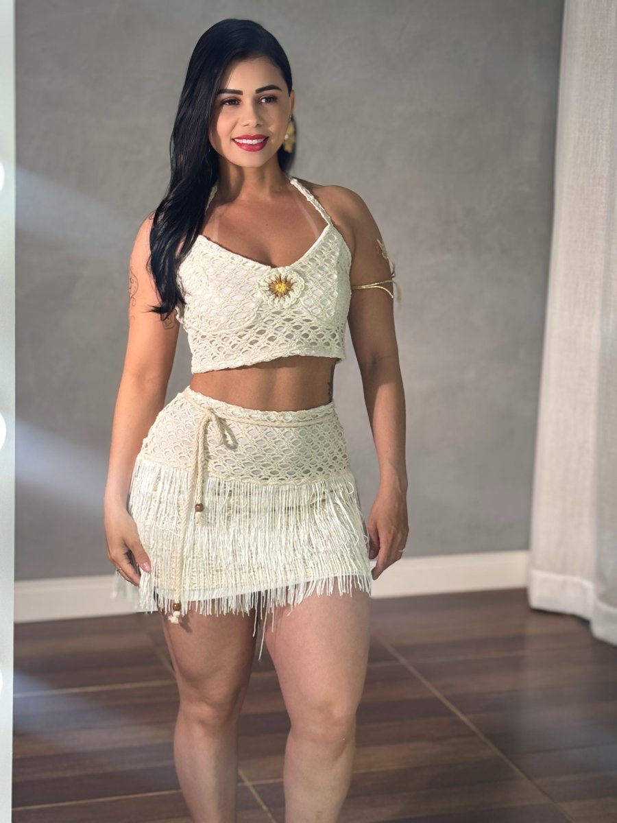 Conjunto Crochê e Franjas Artesanal | Saia Curta, Cropped detalhe Flor - Preciosa by Catiuse Daniela