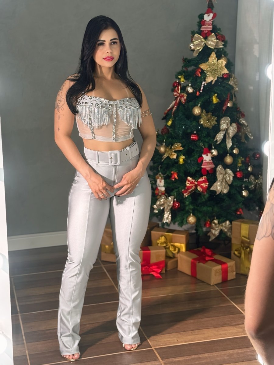 Conjunto Cropped com franjas e strass, Calça Semi Flare com cinto - Preciosa by Catiuse Daniela