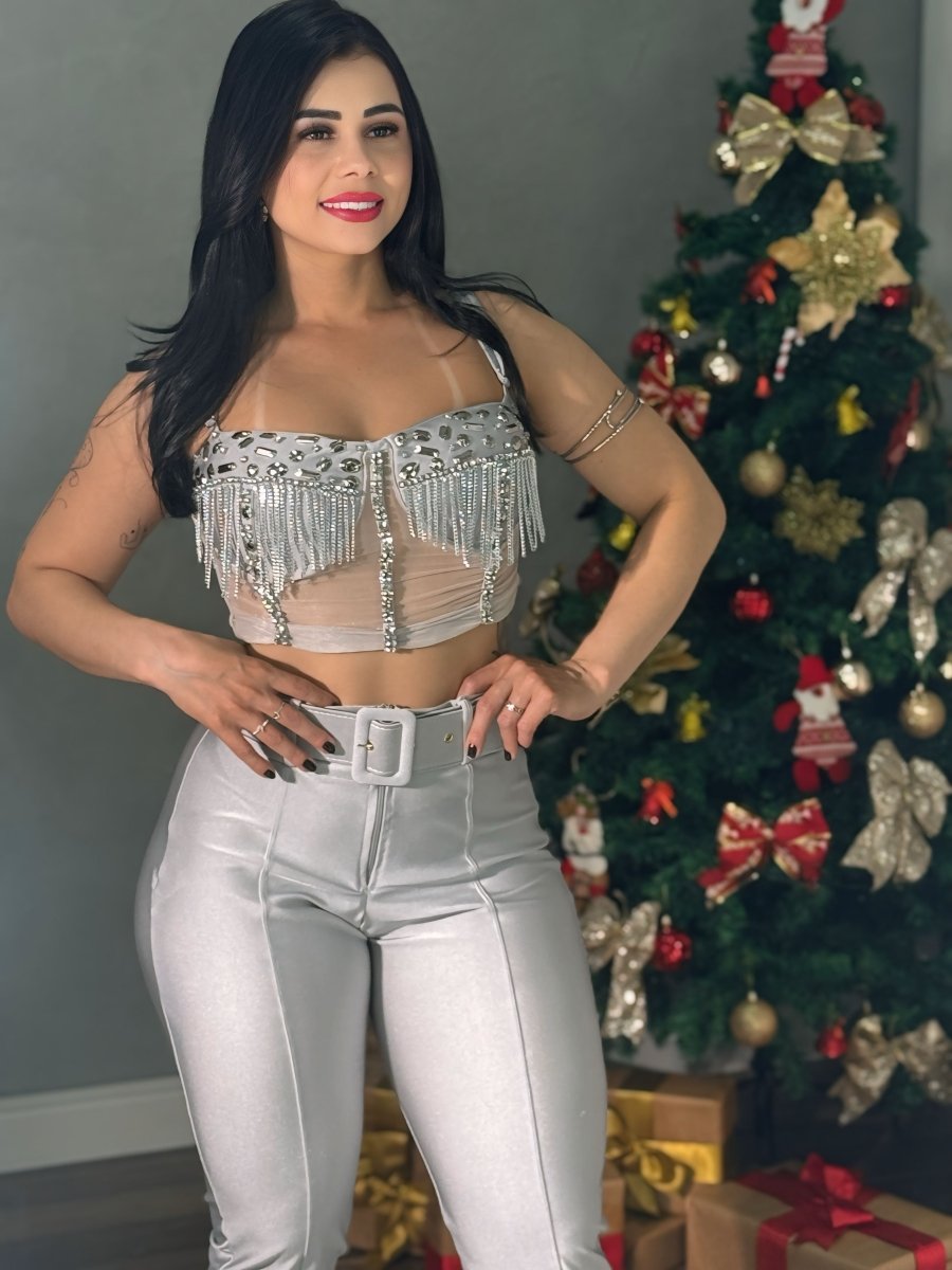 Conjunto Cropped com franjas e strass, Calça Semi Flare com cinto - Preciosa by Catiuse Daniela