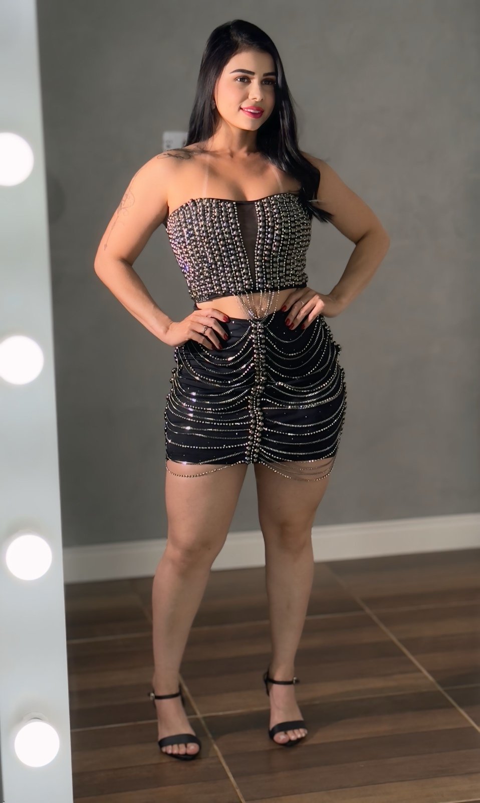 Conjunto Cropped e saia com Pedrarias e Correntes Tais - Preciosa by Catiuse Daniela