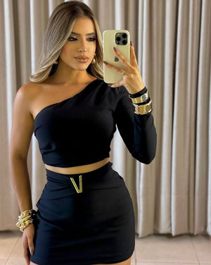 Conjunto Short Saia Montaria: Cropped Preto, evidenciando o tecido e o ajuste. - Preciosa by Catiuse Daniela