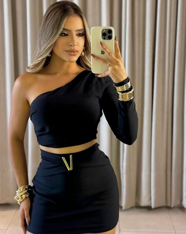 Conjunto Short Saia Montaria: Cropped Preto, evidenciando o tecido e o ajuste. - Preciosa by Catiuse Daniela