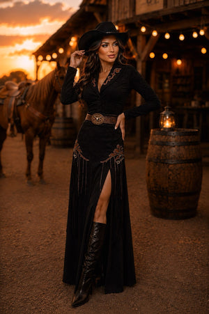 Conjunto Western Arizona Luxo | Cropped Blazer com Botões e Saia Longa de Suede Scuba com Bordados e Corrente de Strass - Preciosa by Catiuse Daniela