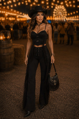Conjunto Western Lara Luxo | Cropped com Aro Estruturado e Calça Flare com Ilhós e Franjas em Suede - Preciosa by Catiuse Daniela