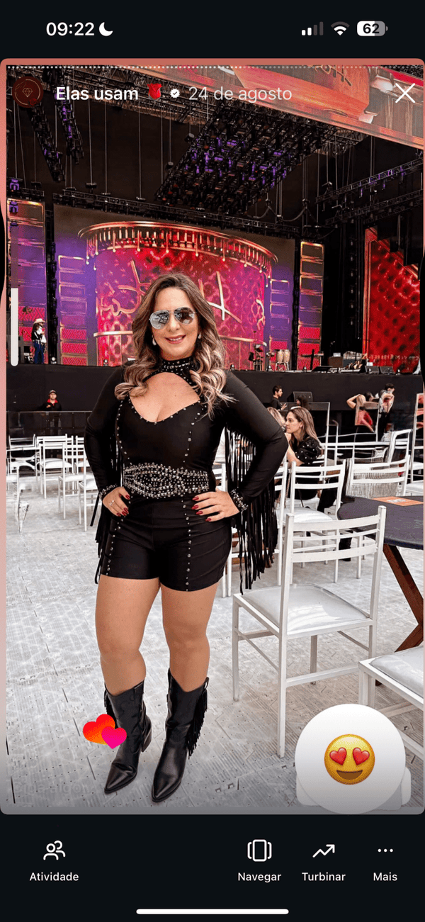 Macaquinho com franja e pedraria Jade 🖤 - Preciosa by Catiuse Daniela