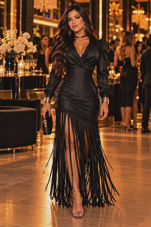 Vestido Rainha Texas Poliamida Premium Trilobal Preto | Decote Transpassado com Pedrarias Feitas à Mão, Bojo e Franjas Longas
