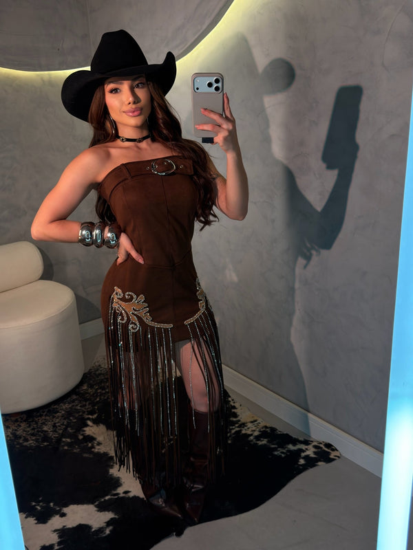 Vestido Arizona Luxo | Suede Premium com Franjas de Strass e Bordado - Preciosa by Catiuse Daniela