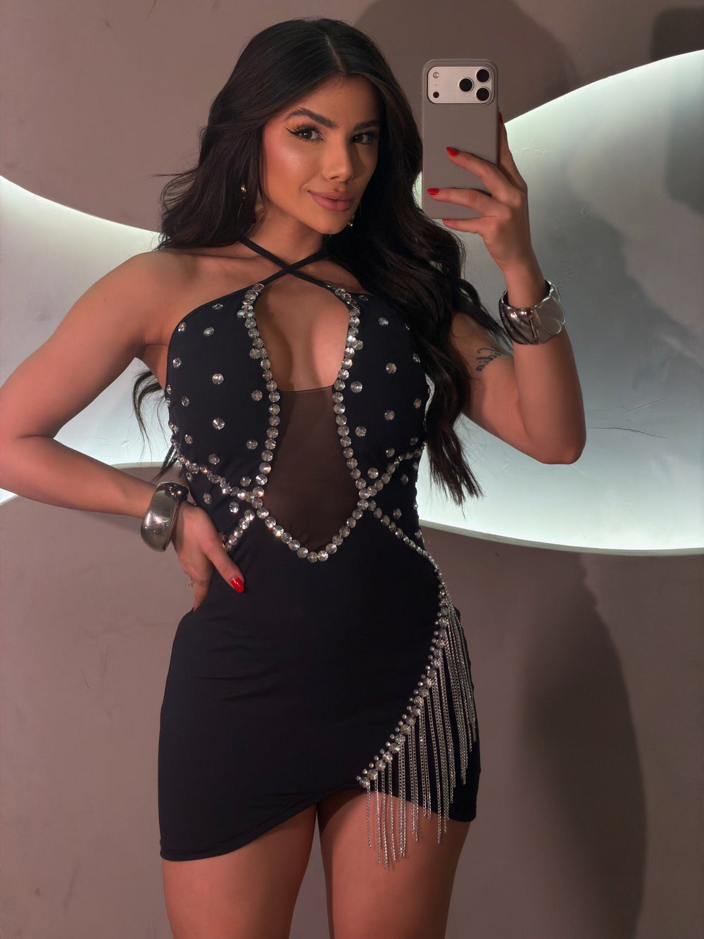 Vestido Balada Lorena Poliamida Preto | Decote Transparência com Pedrarias, Franjas de Corrente e Bojo - Preciosa by Catiuse Daniela