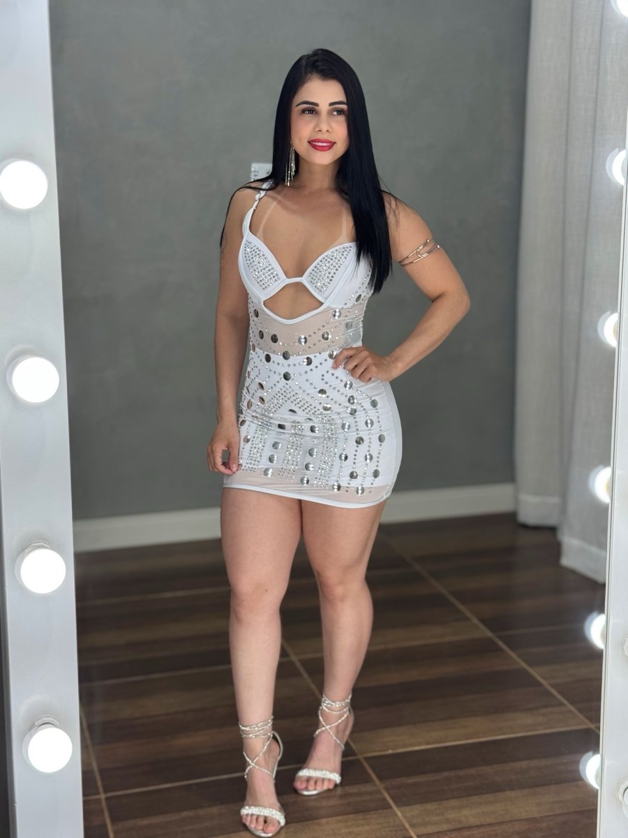 Vestido Curto Alana Tule e Strass | Look Balada com Recorte e Transparência - Preciosa by Catiuse Daniela