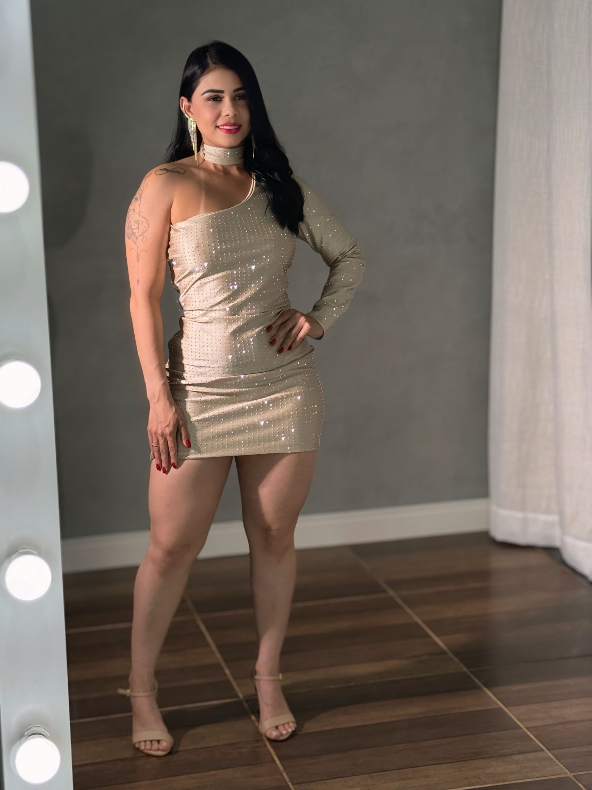 VESTIDO CURTO COM BRILHO DIAMOND - Preciosa by Catiuse Daniela
