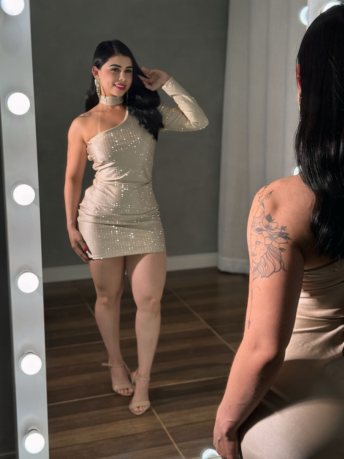 VESTIDO CURTO COM BRILHO DIAMOND - Preciosa by Catiuse Daniela
