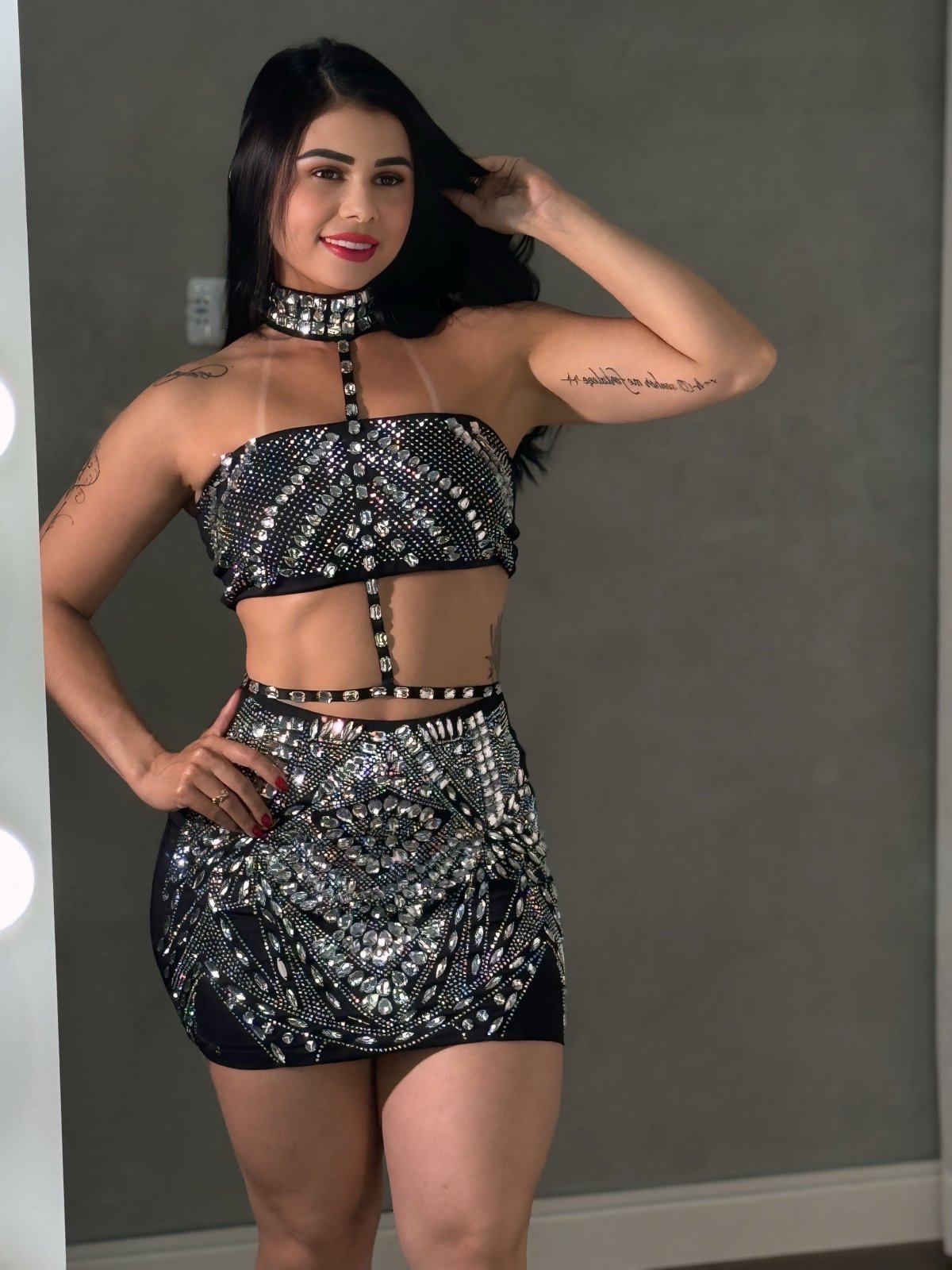 VESTIDO CURTO COM BRILHO TAIS - COLEÇÃO FESTAS - Preciosa by Catiuse Daniela