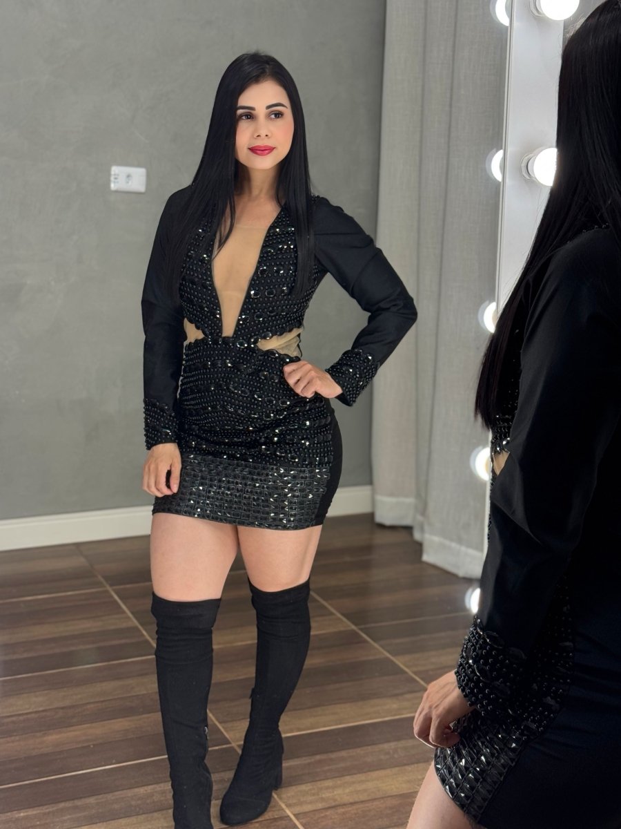 Vestido Curto Flora Luxo | Pedraria, Manga Longa e Poliamida Beach Gloss - Preciosa by Catiuse Daniela