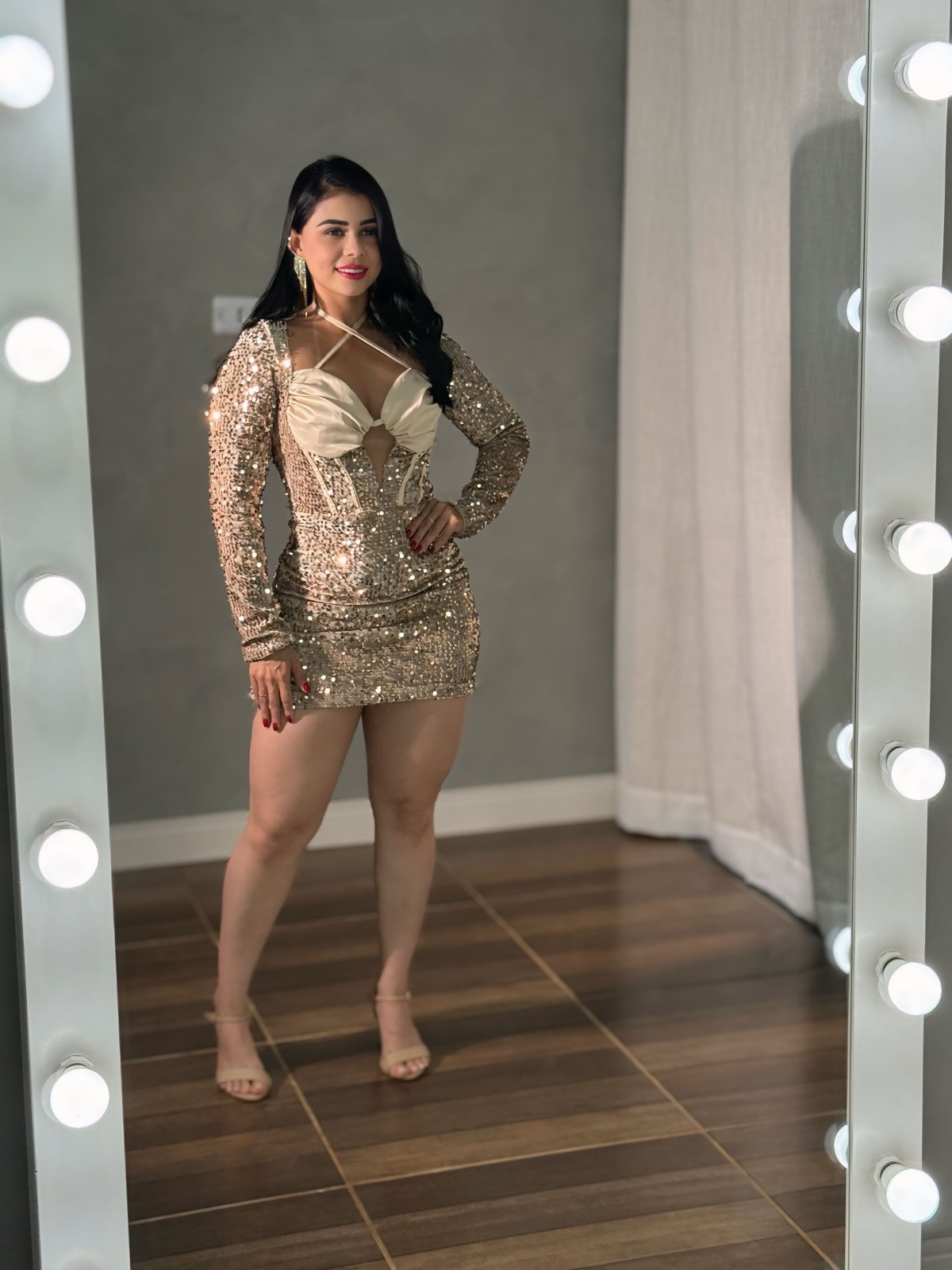 VESTIDO CURTO PAETÊ ROSÉ GOLD - Celine 📸 - Preciosa by Catiuse Daniela
