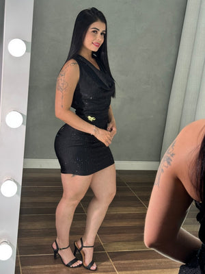 Vestido Curto Thais Black | Strass, Decote Cascata e Poliamida Trilobal - Preciosa by Catiuse Daniela