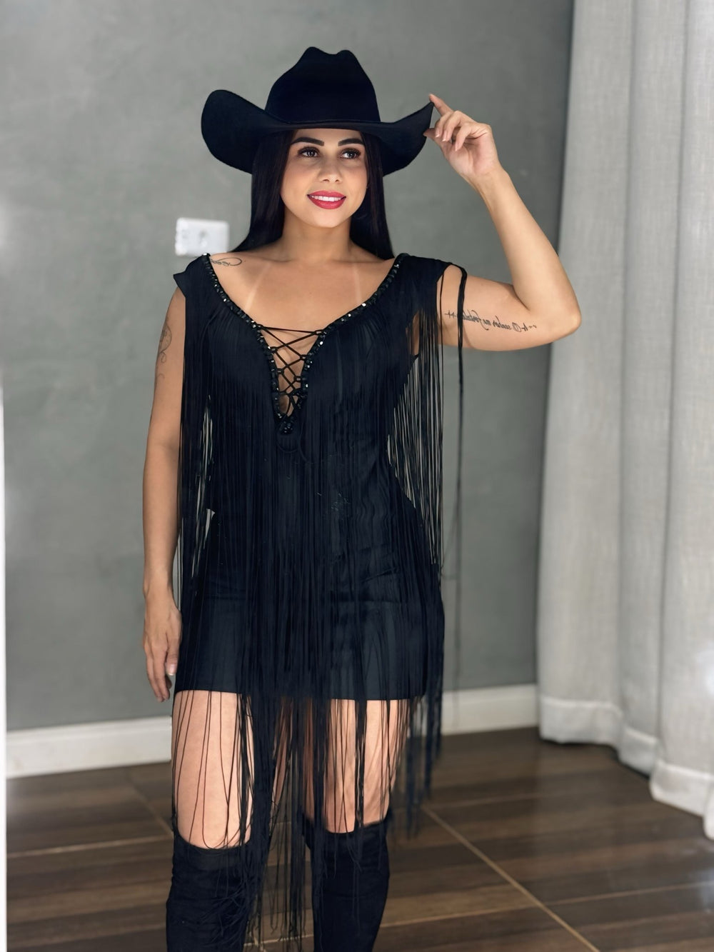 Vestido Dallas Western Luxo | Poliamida Beach Gloss com Bordado em Pedraria - Preciosa by Catiuse Daniela