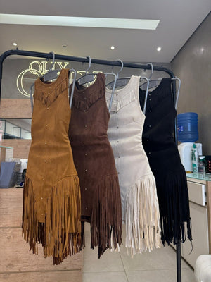 Vestido de Franja em Suede Lauana | Movimento e Sofisticação Western - Preciosa by Catiuse Daniela