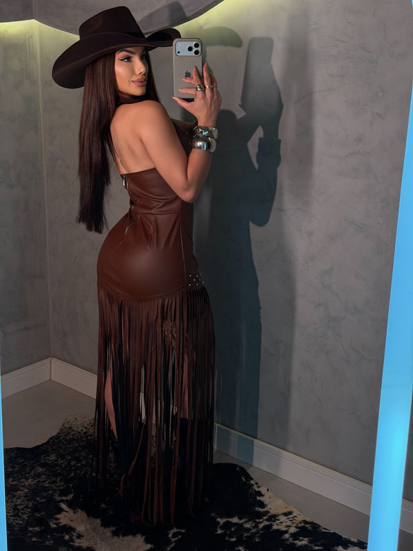 Vestido em Courino Western Luxo | Frente Única e Franjas longas - Preciosa by Catiuse Daniela