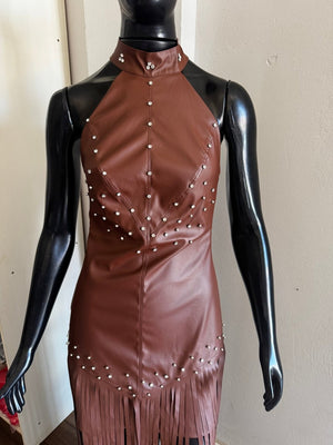 Vestido em Courino Western Luxo | Frente Única e Franjas longas - Preciosa by Catiuse Daniela