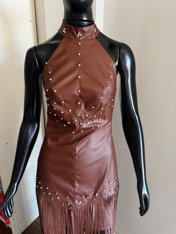Vestido em Courino Western Luxo | Frente Única e Franjas longas - Preciosa by Catiuse Daniela